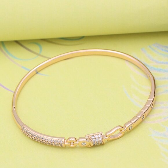 Elegant Rose Gold Bangle with Sparkling Crystal Detailing, XPBL0512 - Picture 4 of 12